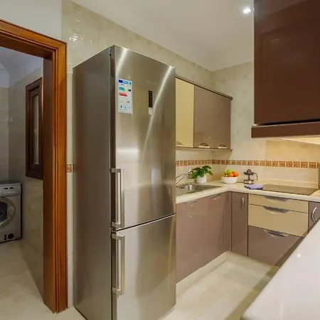 Moderno Y Elegante Centrico Con Balcon